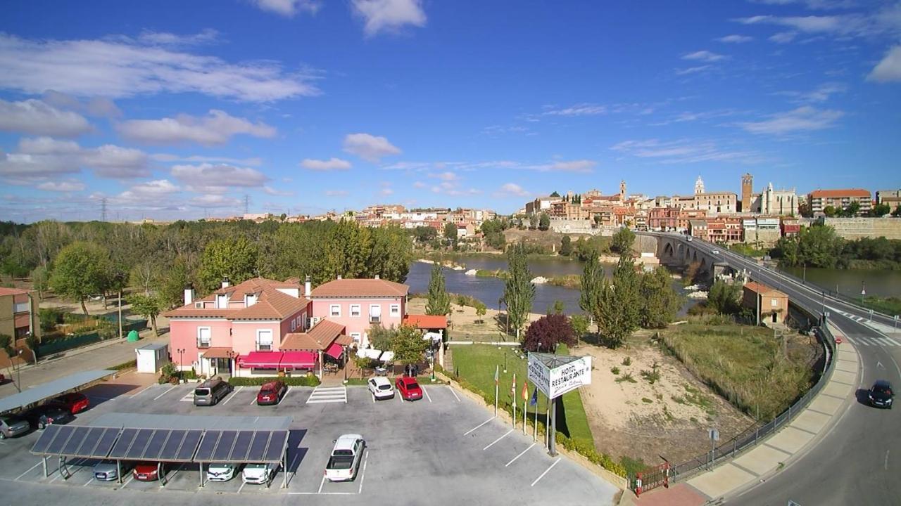 Hotel Dona Carmen Tordesilhas Exterior foto